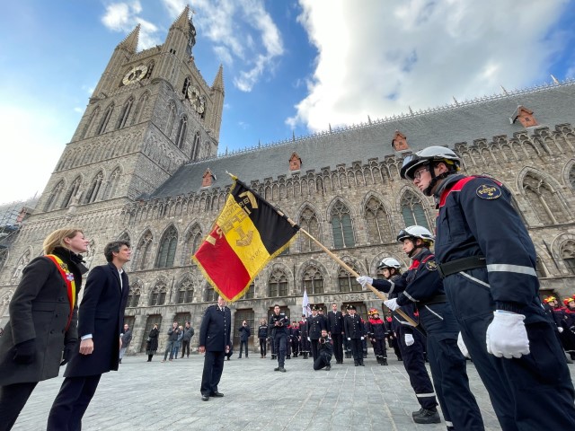 Overhandiging vlag